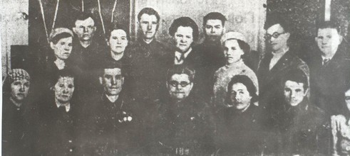 Загрузка эшелона с подарками