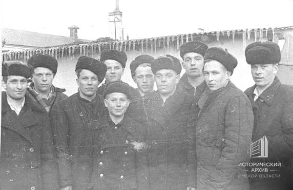 Группа комсомольцев Кировской области