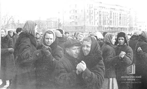 На проводах омичей
