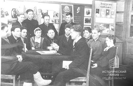 Участники областного слета молодых новоселов-целинников