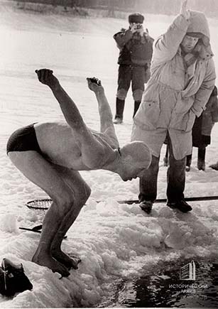 Открытие 35-го спортивно-оздоровительного сезона клуба &laquo;Моржи&raquo; на &laquo;Зеленом острове&raquo;.